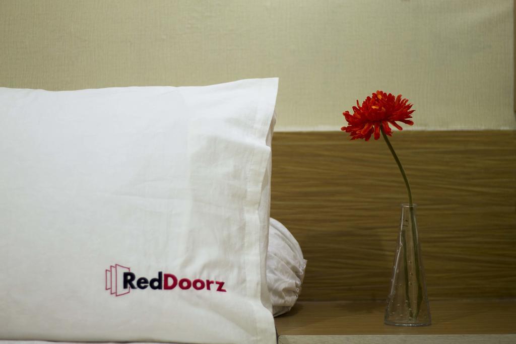 Reddoorz @ Menteng Jakarta Bagian luar foto