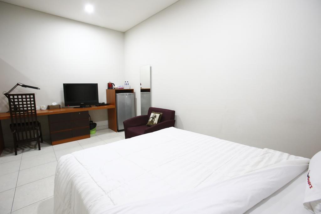 Reddoorz @ Menteng Jakarta Bagian luar foto